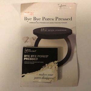 It Cosmetics Bye Bye Pores Pressed Powder